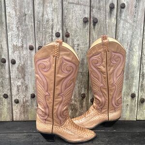 Vintage Larry Mahan Women's Tall Cowboy Boots With  Decorative Stitching